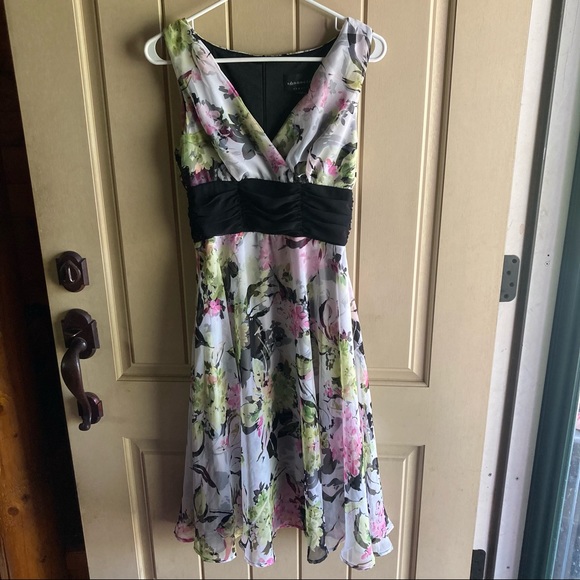 Connected Apparel Floral Dress - Picture 1 of 5